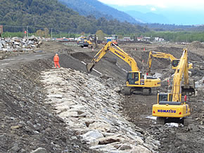 Obras Hidráulicas avanza en la primera etapa de trabajos de conservación de riberas de cauces en el río Burrito de Chaitén