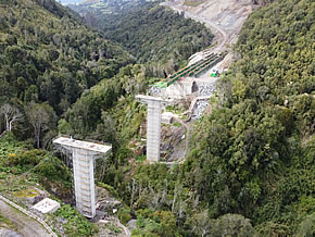 MOP realiza lanzamiento de las primeras vigas en Viaducto Gamboa