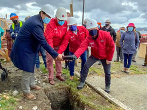 Colocan primera piedra del futuro borde costero de Quemchi