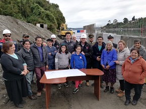 Vecinos de la localidad de Caucahue en Quemchi se benefician con obra de conectividad en Chiloé